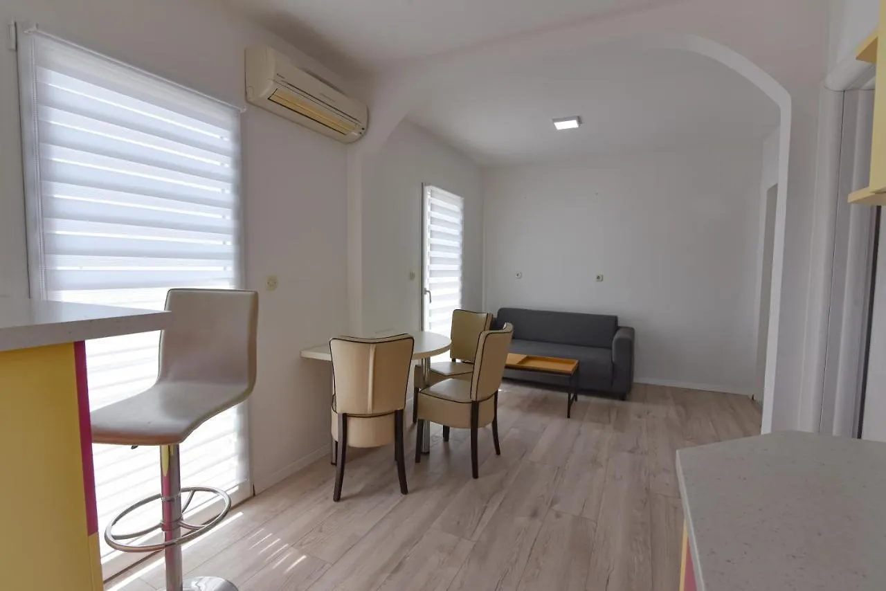 Brsec Villa Anda S Apartmanima I Bazenom 0*,