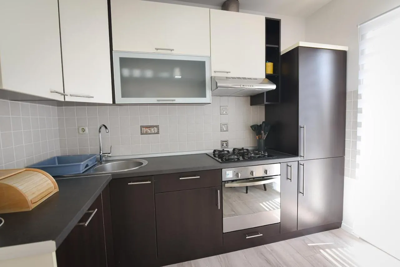 Apartment Brsec Villa Anda S Apartmanima I Bazenom