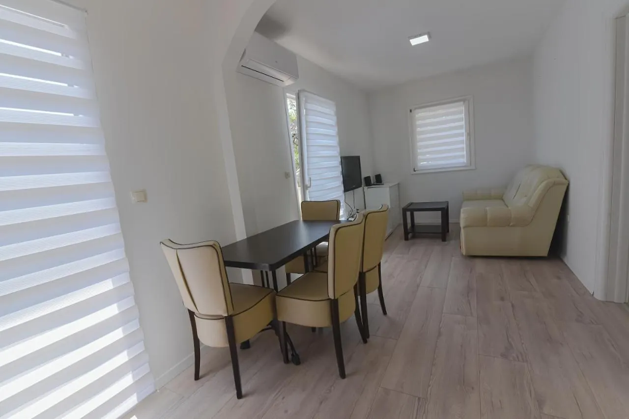 Apartment Brsec Villa Anda S Apartmanima I Bazenom Kroatien