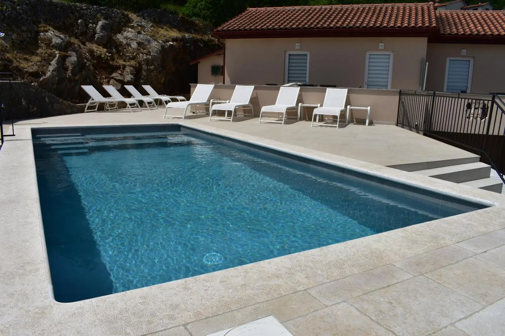 Brsec Villa Anda S Apartmanima I Bazenom