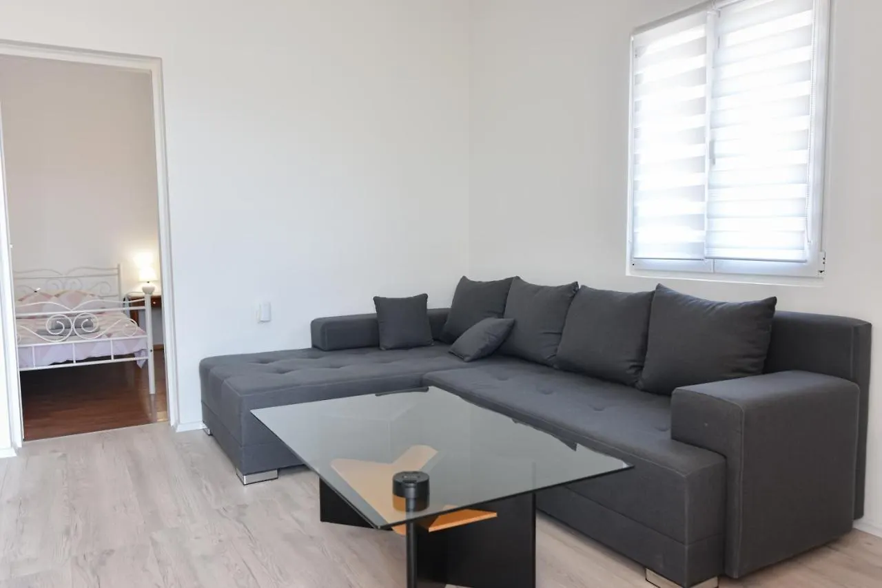 Brsec Villa Anda S Apartmanima I Bazenom