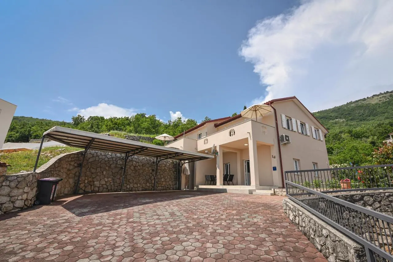 דירה Brsec Villa Anda S Apartmanima I Bazenom