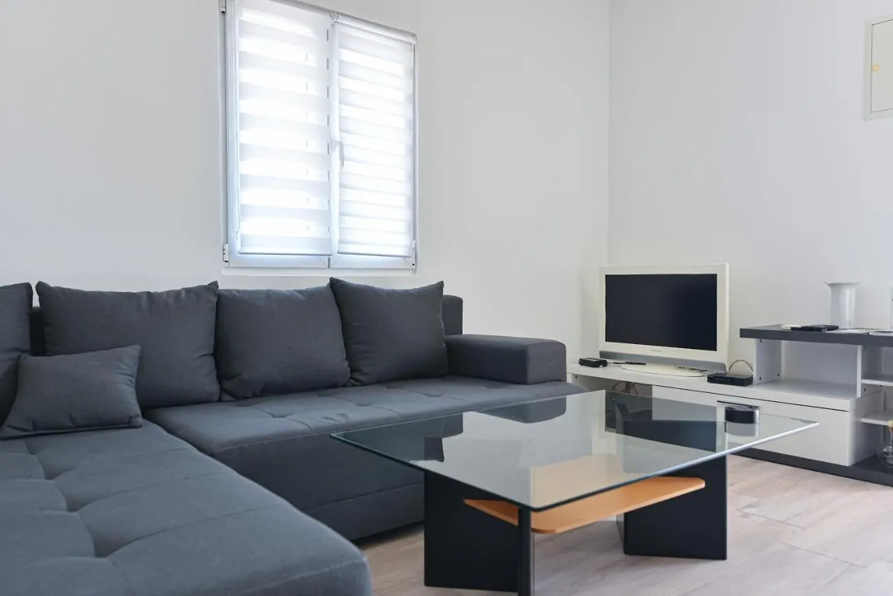 Brsec Villa Anda S Apartmanima I Bazenom קרואטיה
