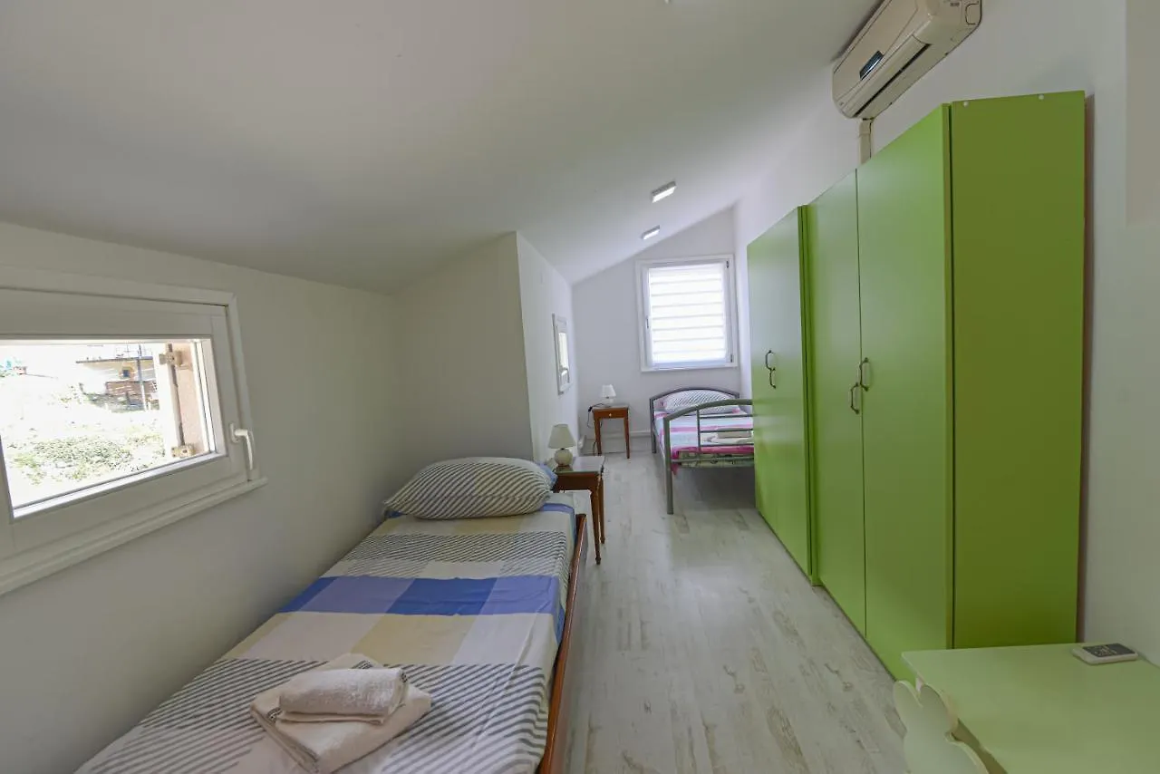 Brsec Villa Anda S Apartmanima I Bazenom דירה